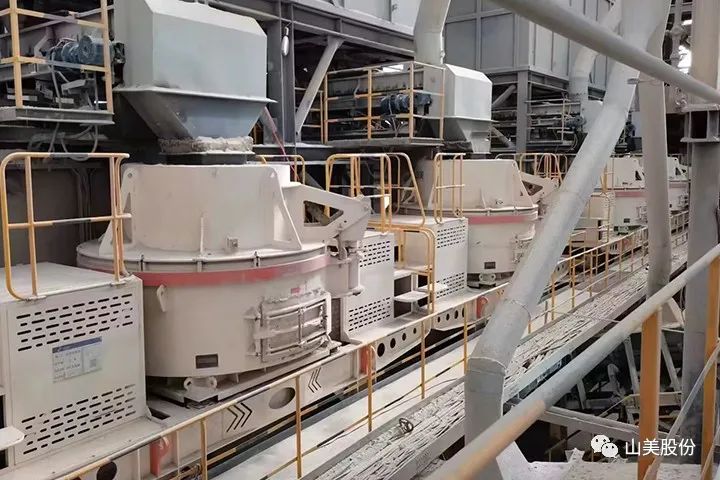 砂石協(xié)會(huì)報(bào)道！上海山美大進(jìn)料、大產(chǎn)量立式?jīng)_擊破碎機(jī)（制砂機(jī)）成功用于東方希望骨料生產(chǎn)線升級(jí)改造項(xiàng)目！